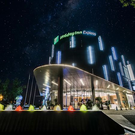 Holiday Inn Express Shanghai Songjiang Fangta By Ihg Exterior photo